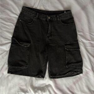 Women Black Cargo Jorts